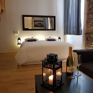 2* Alojamento de Acomodação e Pequeno-almoço Loge De L'opera